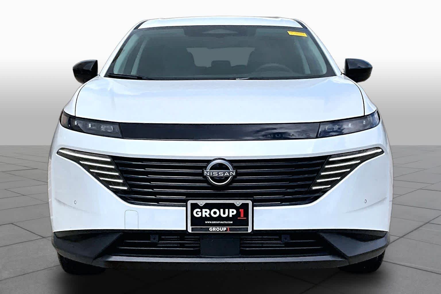 Used 2025 Everest White Pearl Tricoat Nissan SV image 4