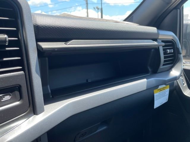 New 2026 Carbonized Gray Metallic Ford XLT image 35