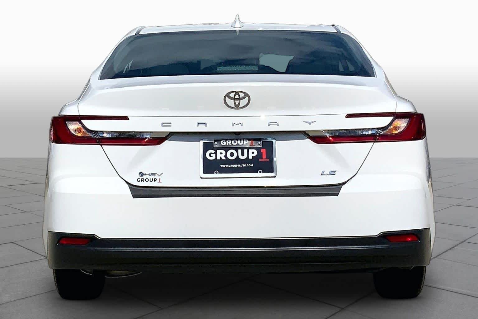 Used 2025 Ice Cap Toyota LE image 5