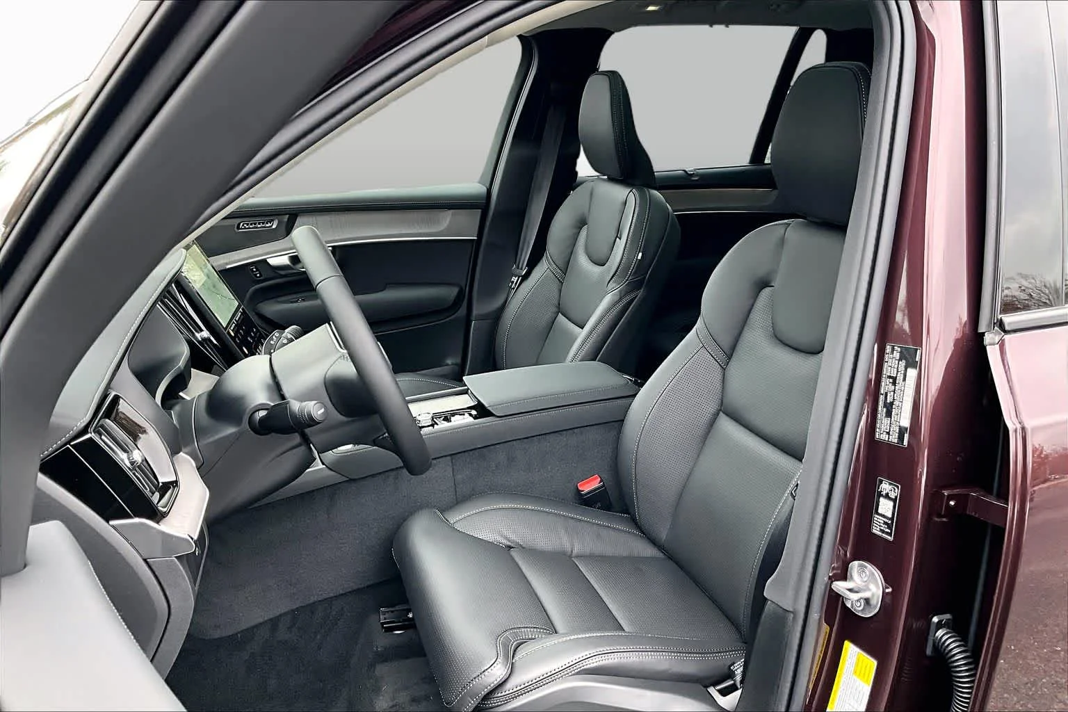 New 2026 MULBERRY RED Volvo Ultra Dark Theme image 13