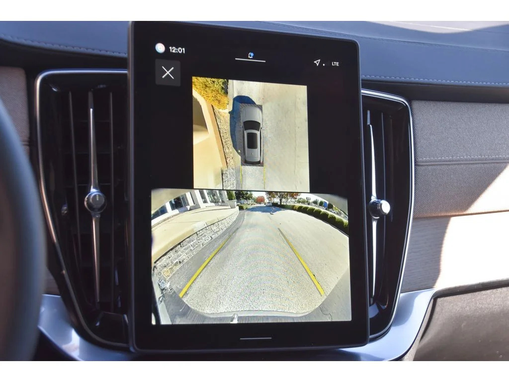 2026 Volvo XC90 Plus - Photo 23
