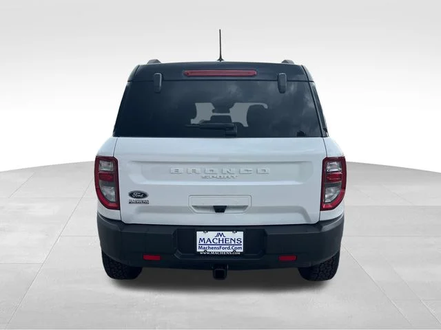 Used 2024 White Ford Badlands image 5
