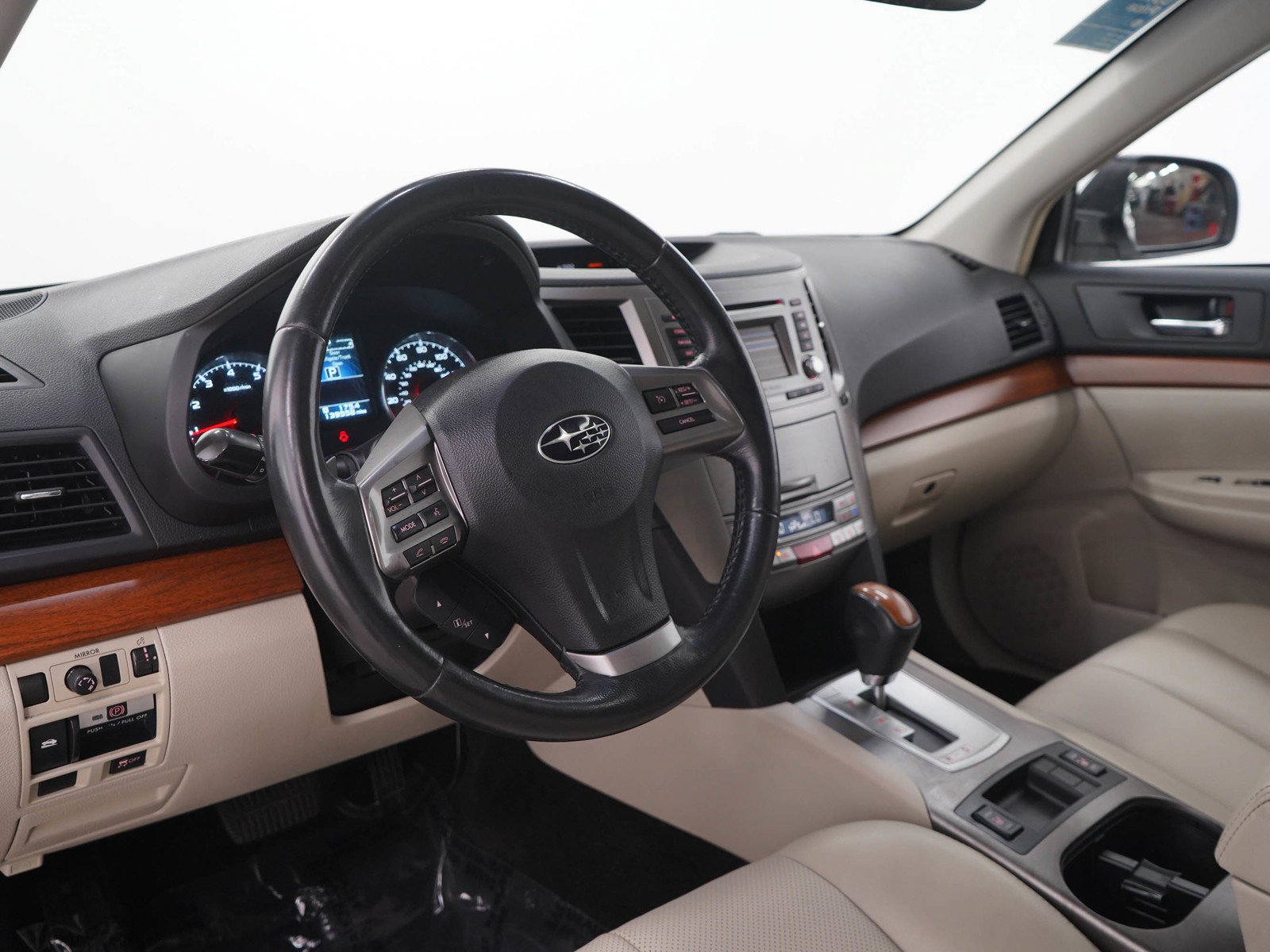 Used 2014 Satin White Pearl Subaru 2.5i image 23