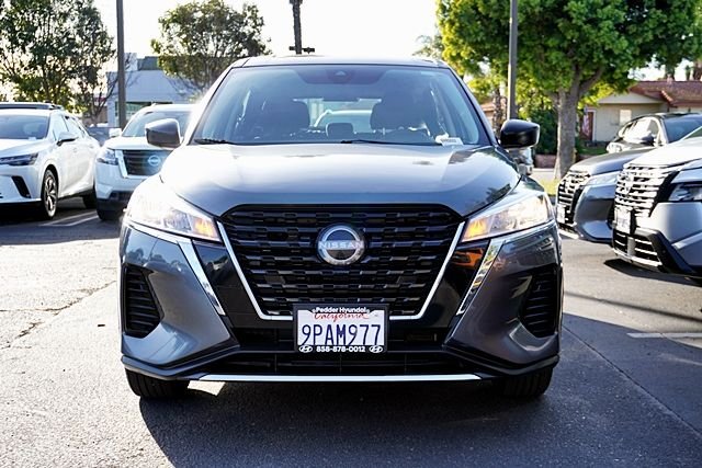 Used 2024 Gray Nissan S image 4