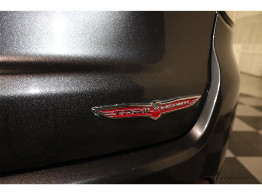 Used 2018 Granite Crystal Metallic Clearcoat Jeep Trailhawk image 18
