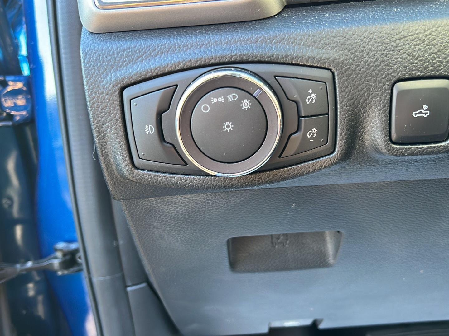 Used 2019 Lightning Blue Ford XLT image 6