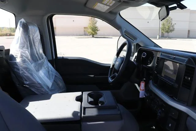 New 2026 Oxford White Ford F-550® XL image 29