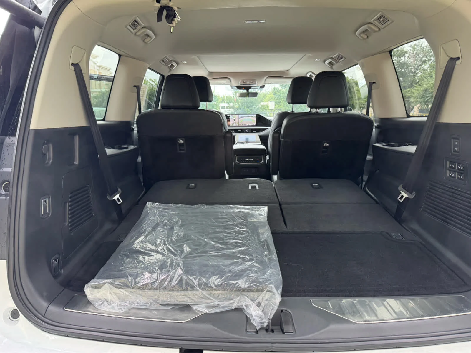 Certified Used 2026 Radiant White INFINITI LUXE image 29