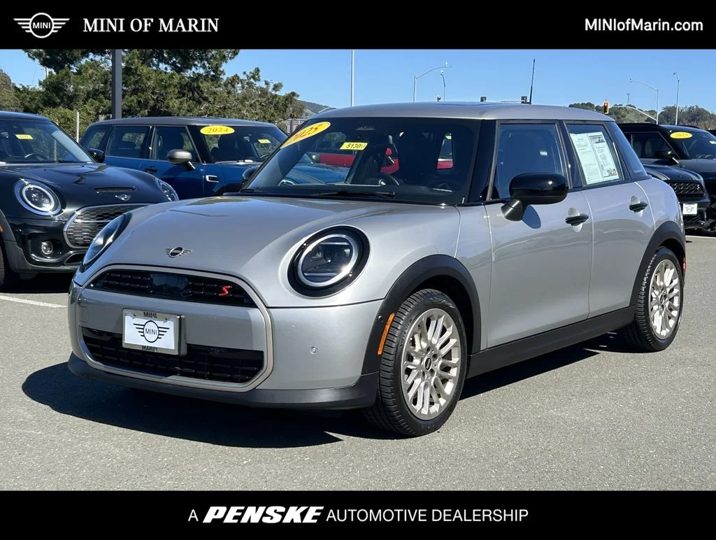 2025 MINI Hardtop Cooper S Signature's photo