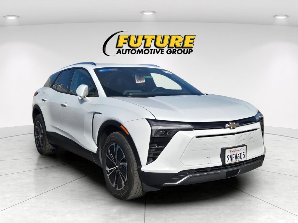 Used 2024 White Chevrolet LT image 3