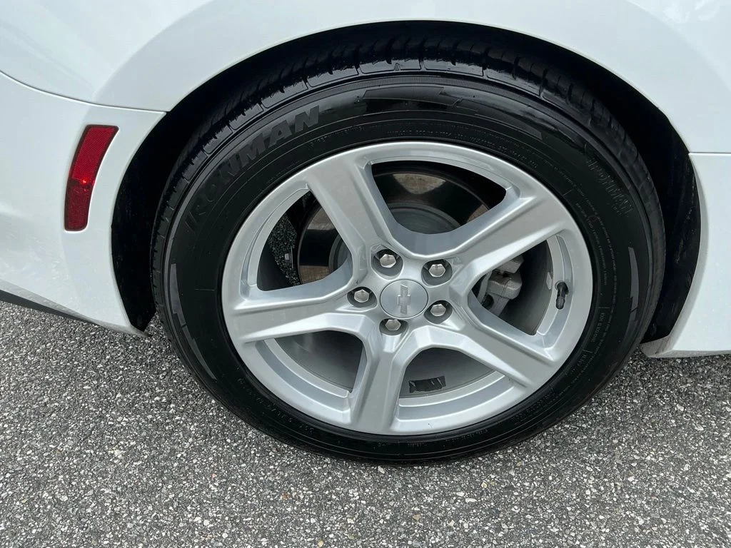 Used 2023 White Chevrolet 1LT image 20