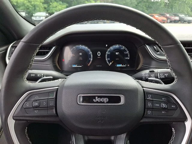 Used 2023 Black Jeep Altitude image 25