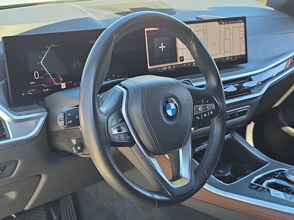 Used 2024 Green BMW xDrive50e image 19