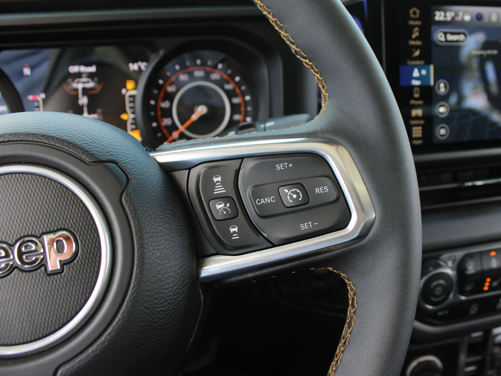 Certified Used 2025 White Jeep Sahara * No Accidents | Tiffany Blue | McKinley Leather | Adaptive Cruise | Apple CarPlay | Alpine image 24