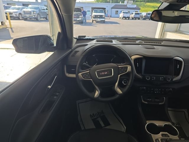 Used 2023 White GMC Denali image 12