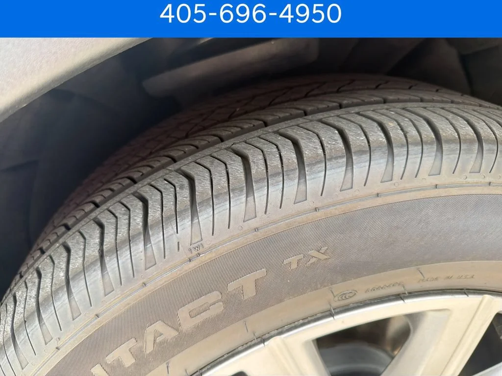 Pre-Owned 2023 Cadillac XT4 FWD Premium Luxury