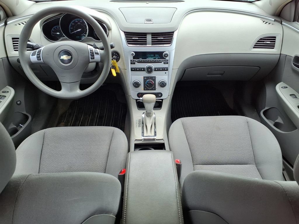 Used 2009 Summit White Chevrolet LT w/1LT image 9