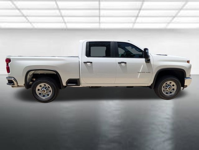 New 2026 Summit White Chevrolet WT image 26