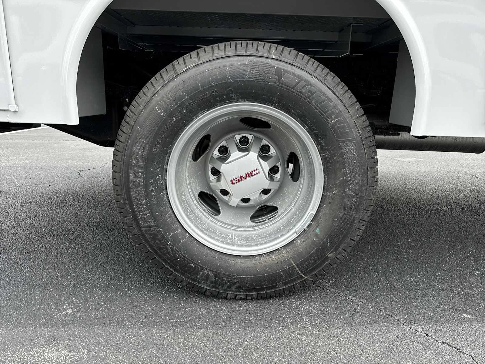 New 2025 Summit White GMC Pro image 16