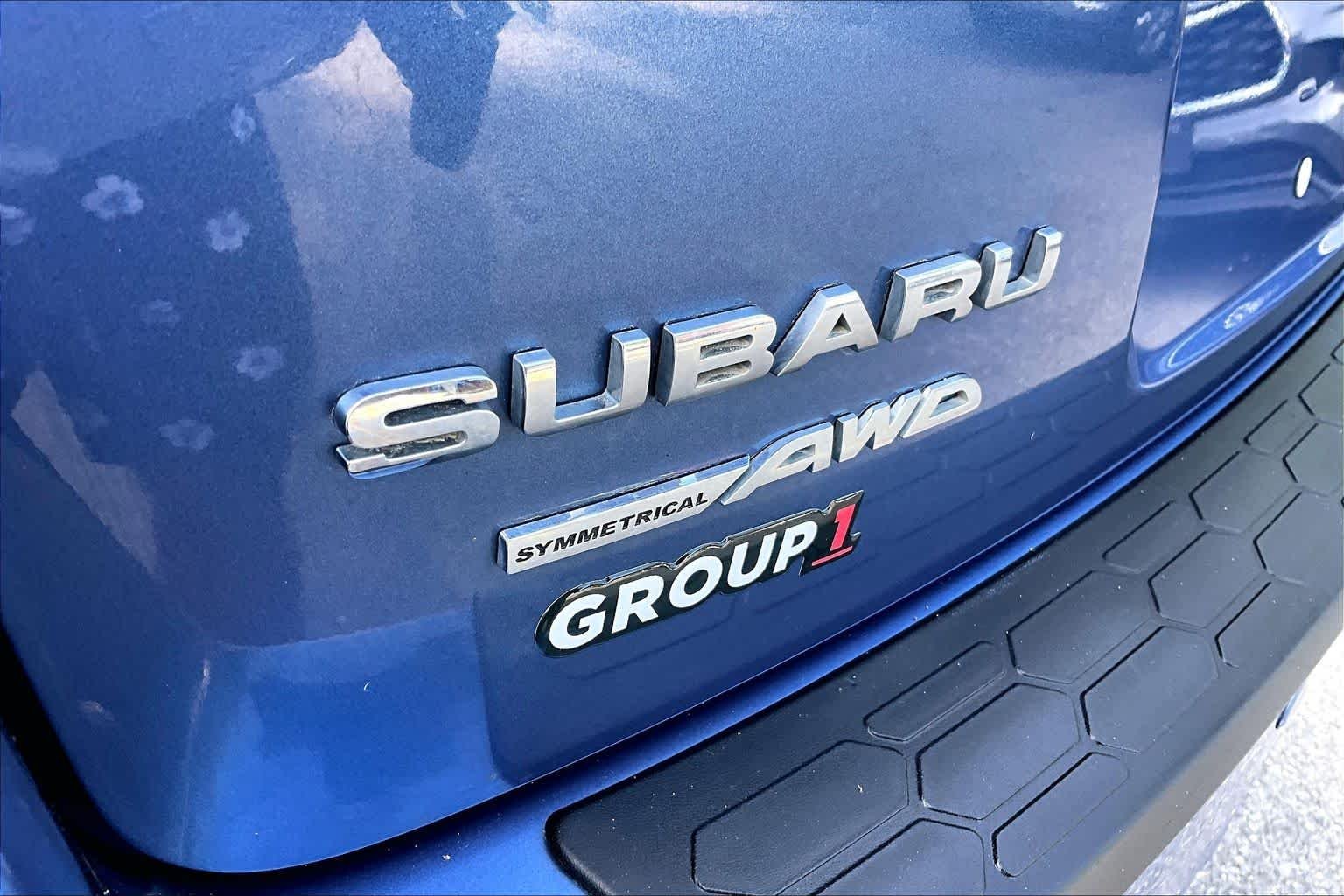 Used 2020 Quartz Blue Pearl Subaru Limited image 10