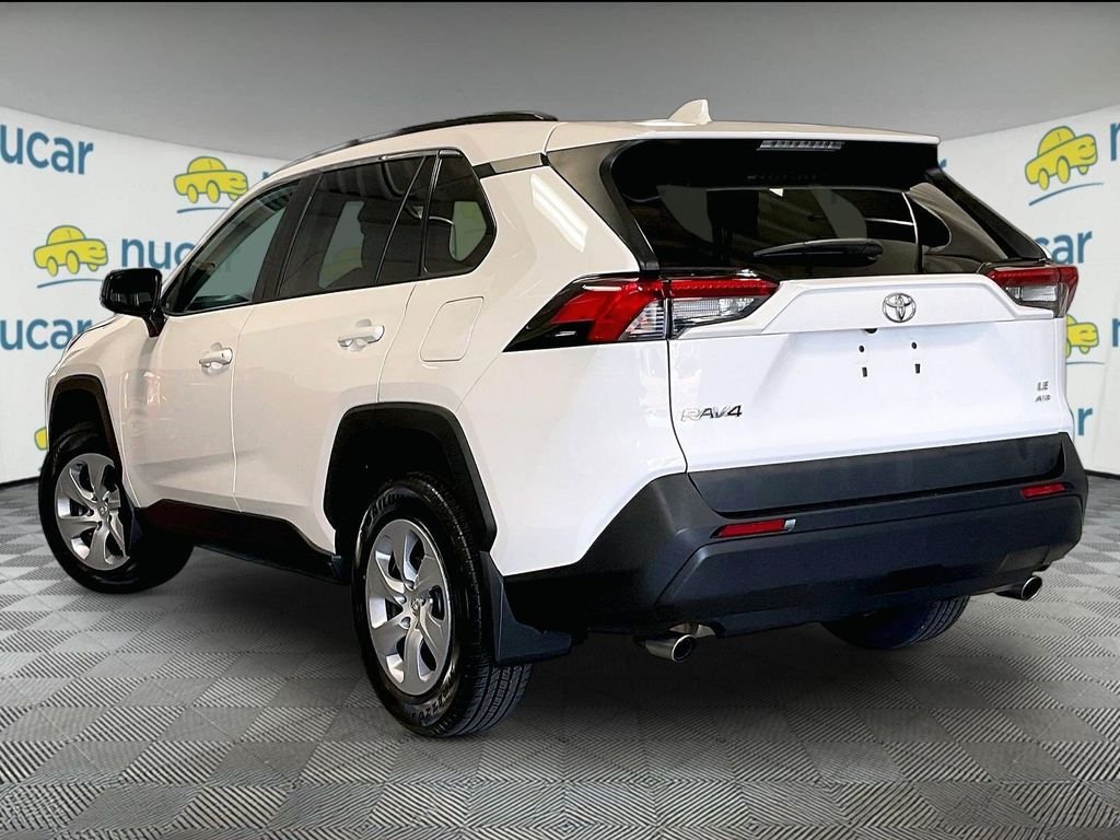 Used 2019 White Toyota LE image 3