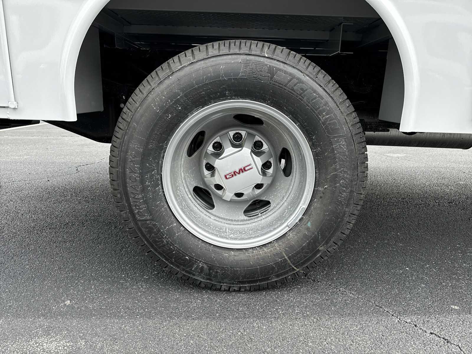 2025 GMC Sierra 3500HD Pro - Photo 16