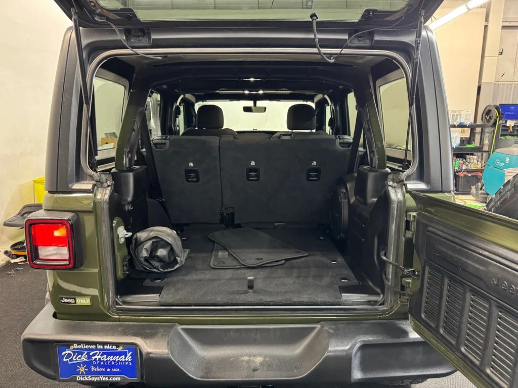 Used 2022 Green Jeep Unlimited Sport Altitude image 6