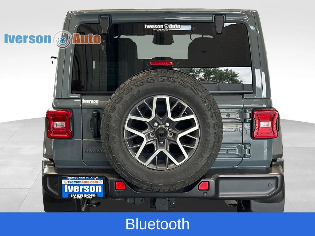 Used 2026 Gray Jeep Sahara image 8