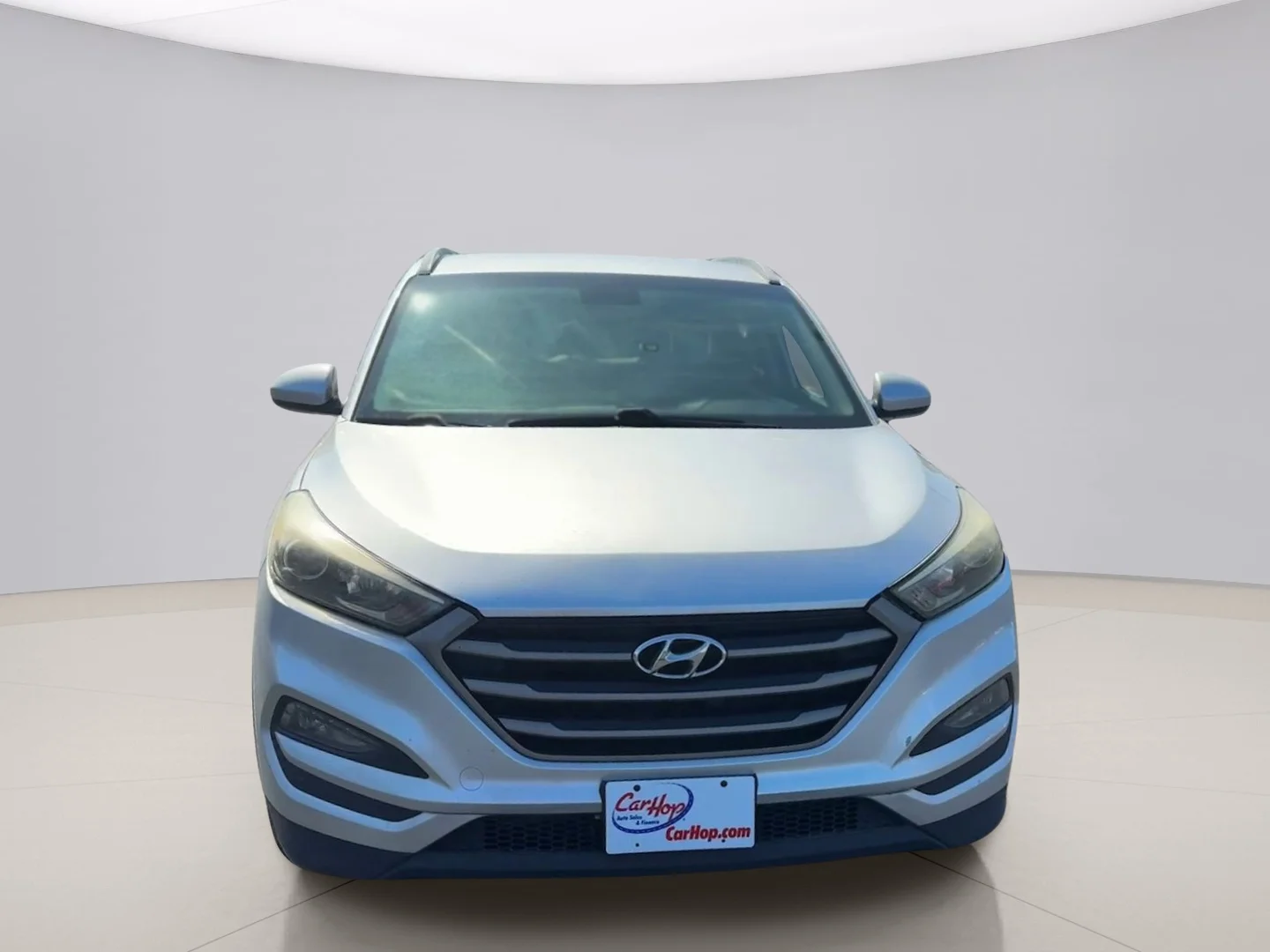 Used 2016 Silver Hyundai SE image 8