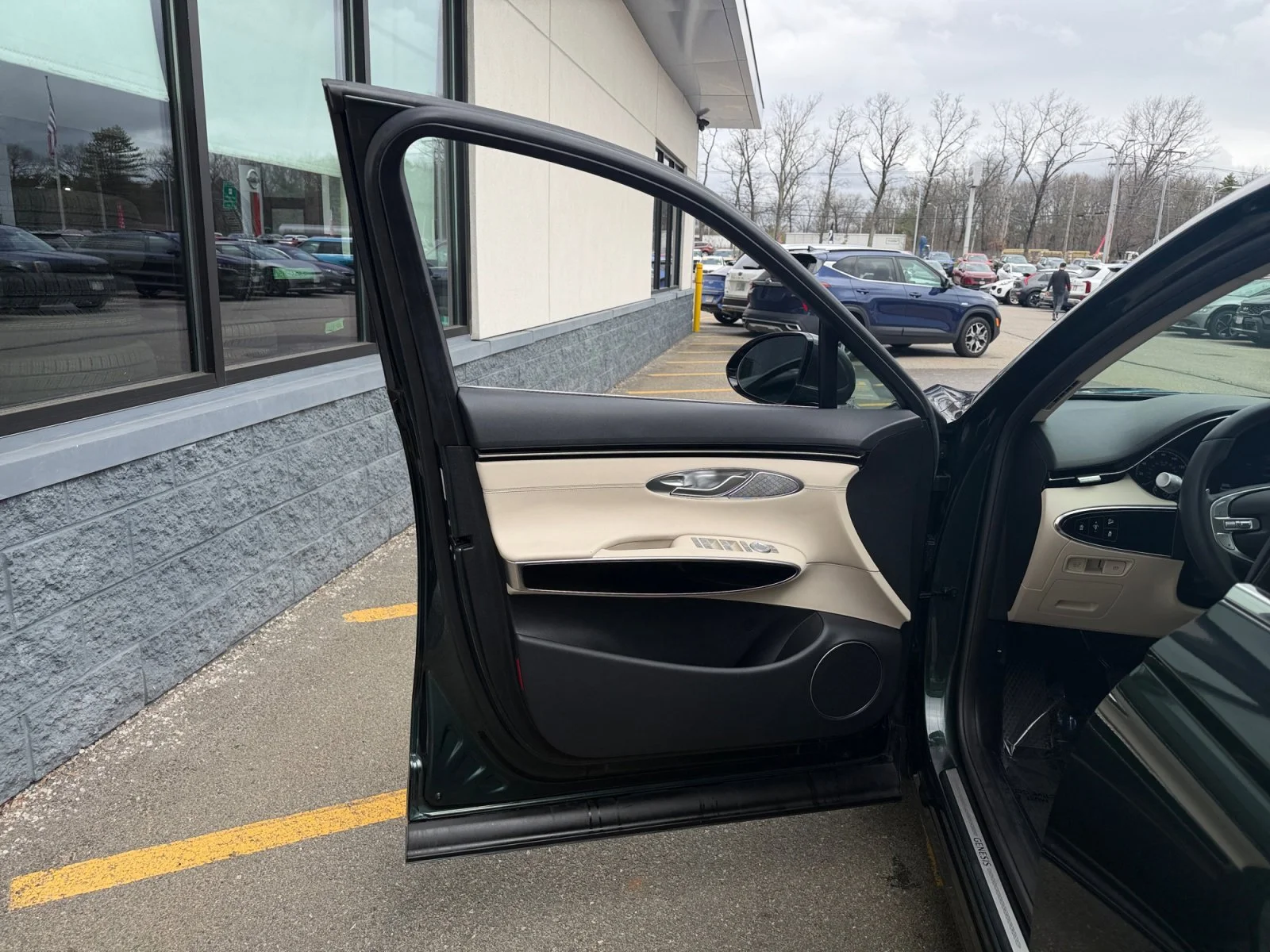 Used 2022 Cardiff Green Genesis 2.5T image 28