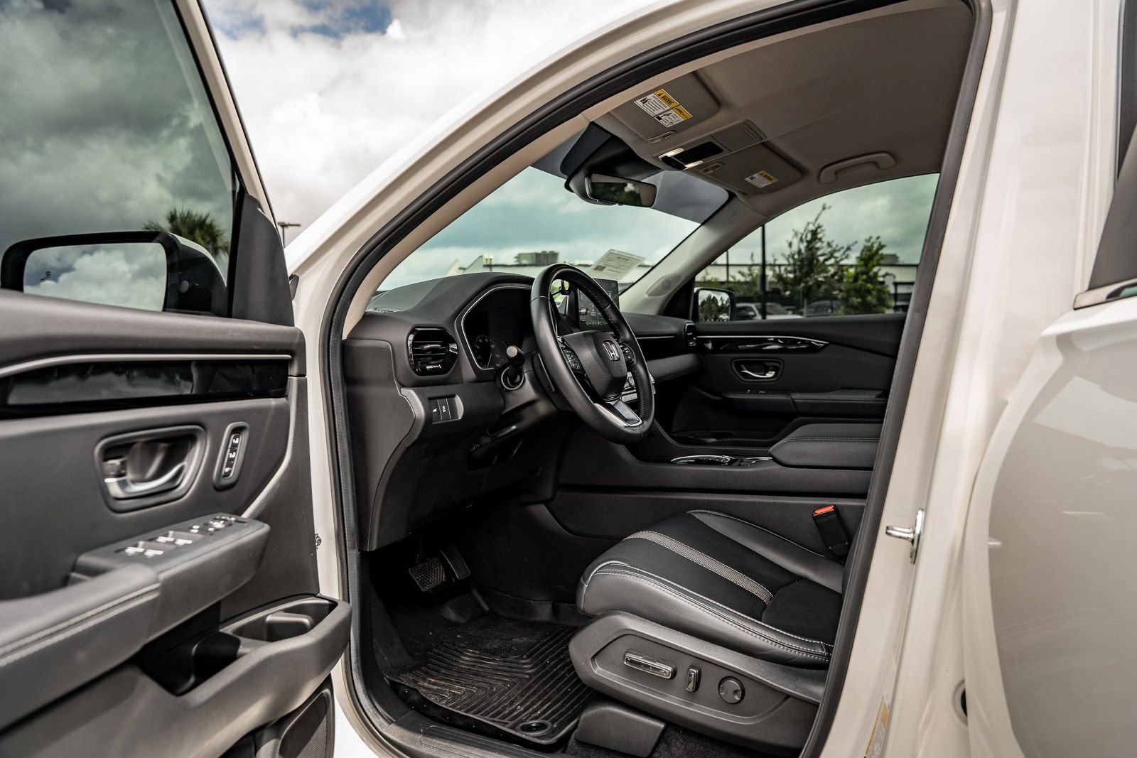 Used 2025  Honda EX-L image 18