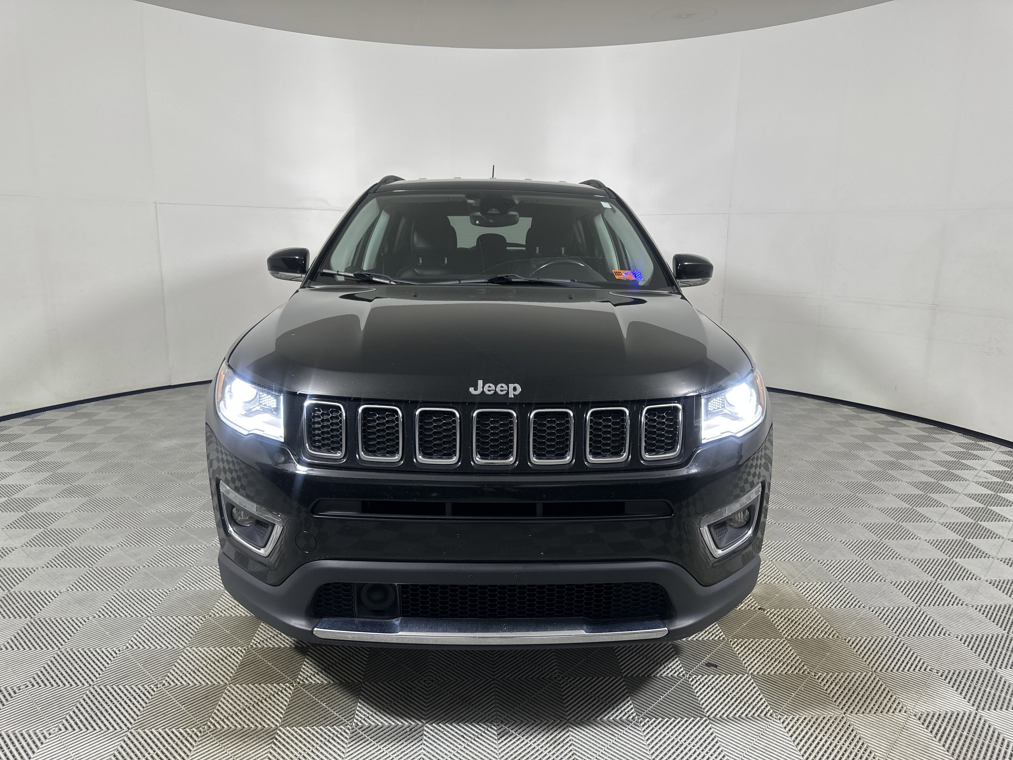 Certified 2018 Jeep Compass Limited with VIN 3C4NJDCB7JT333940 for sale in Parkersburg, WV
