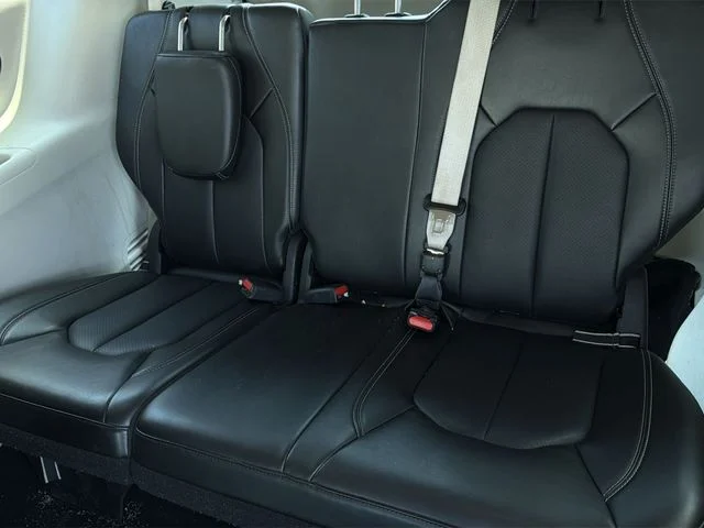 Used 2024 Black Chrysler Touring L image 20