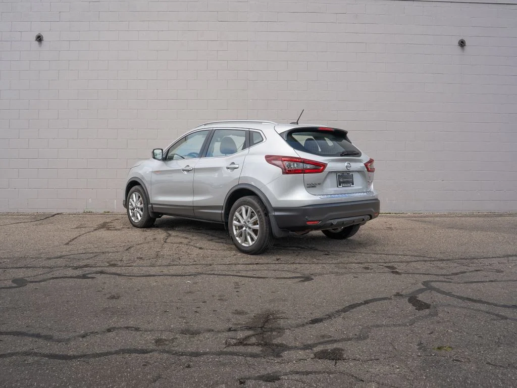 Used 2020 Silver Nissan SV image 3