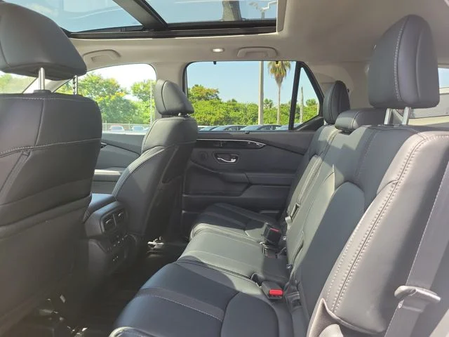 Used 2025 White Honda Touring image 12