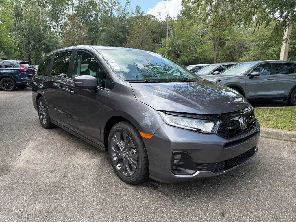 2026 Honda Odyssey Touring's photo