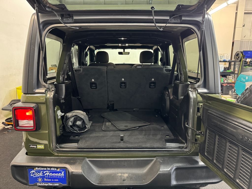 Used 2022 Green Jeep Unlimited Sport Altitude image 6