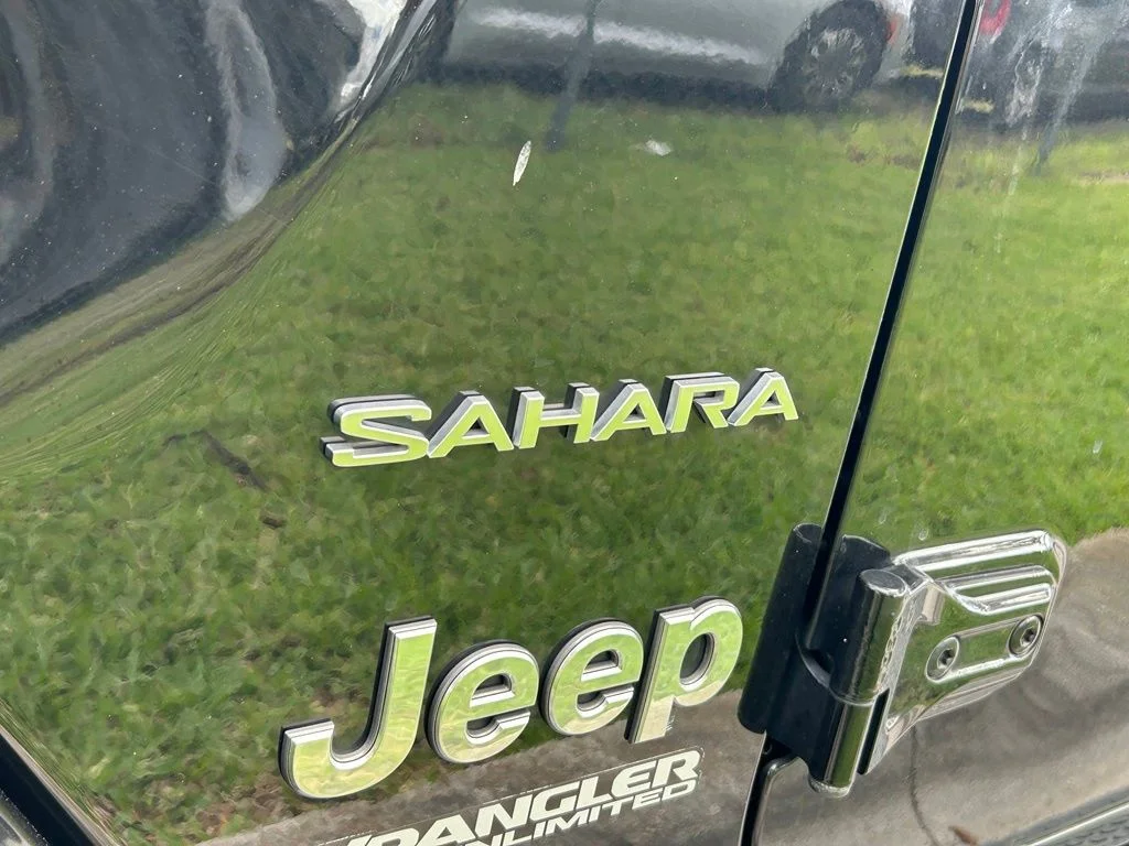 Certified Used 2018 Black Jeep Unlimited Sahara image 35