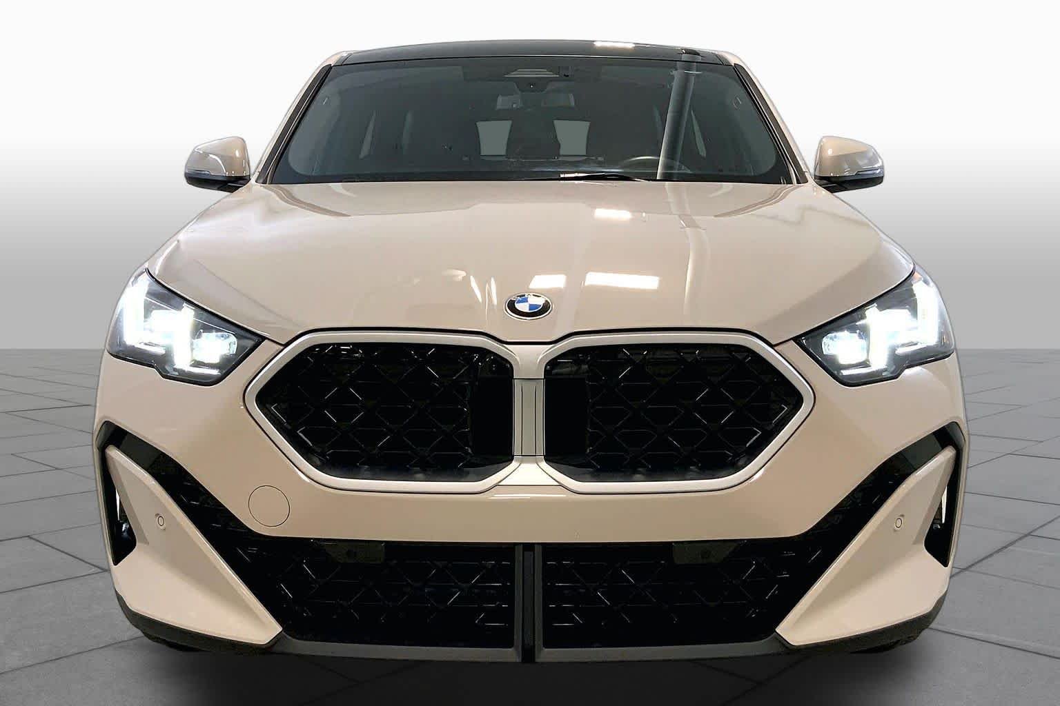 Used 2026 Dune Grey Metallic BMW xDrive28i image 3