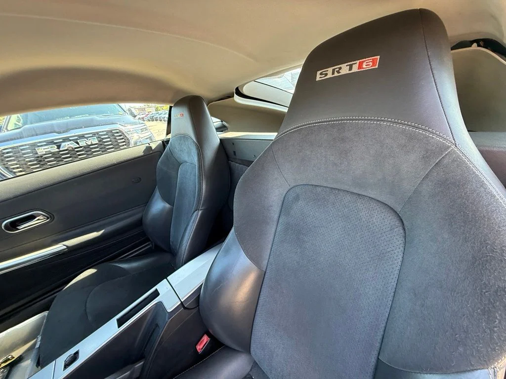 Used 2005  Chrysler SRT6 image 13