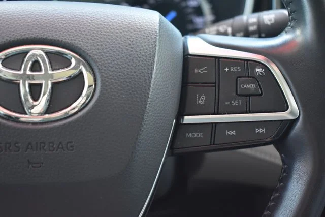 Used 2020 Blue Toyota XLE image 26