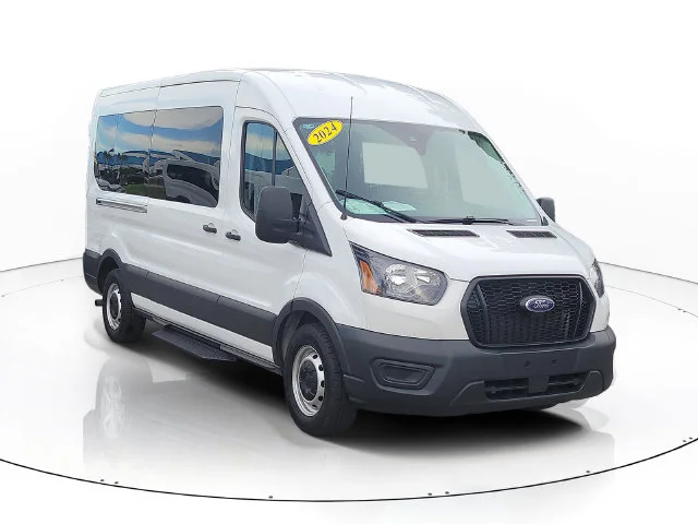 Used 2024 White Ford XL image 3