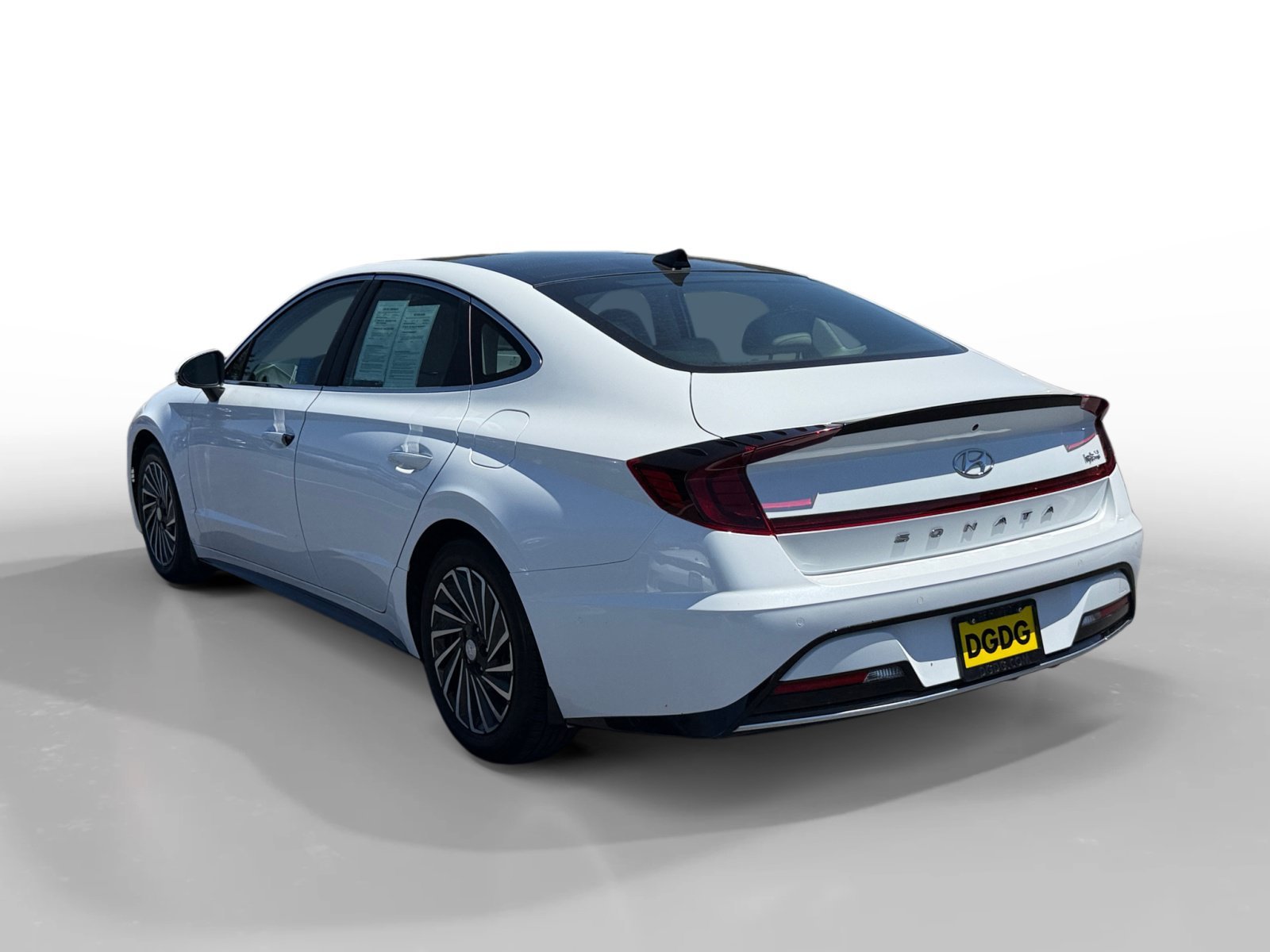 Used 2022 White Hyundai Limited image 3