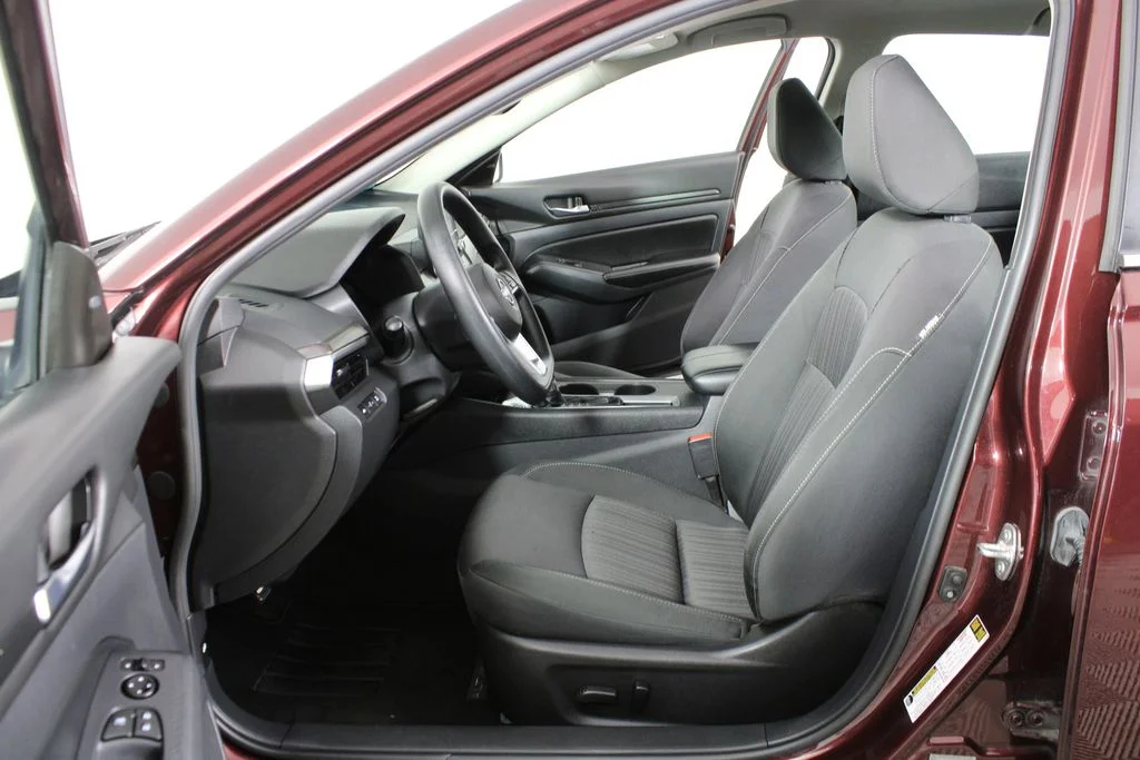 Used 2025 Red Nissan 2.5 SV image 20