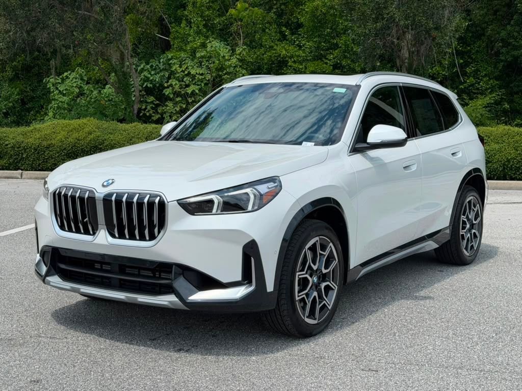 New 2026 White BMW xDrive28i image 1