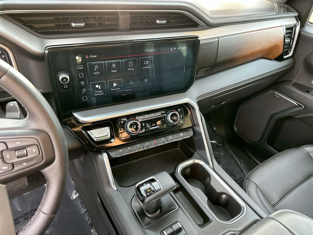 Used 2023 Silver GMC Denali image 6