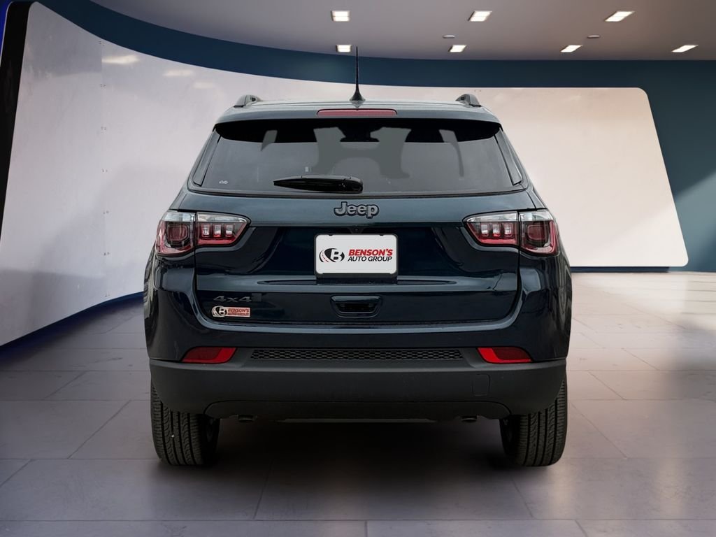 New 2026 Fathom Blue Pearl-Coat Exterior Paint Jeep Latitude image 4