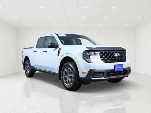 Certified Used 2025 White Ford XLT image 1