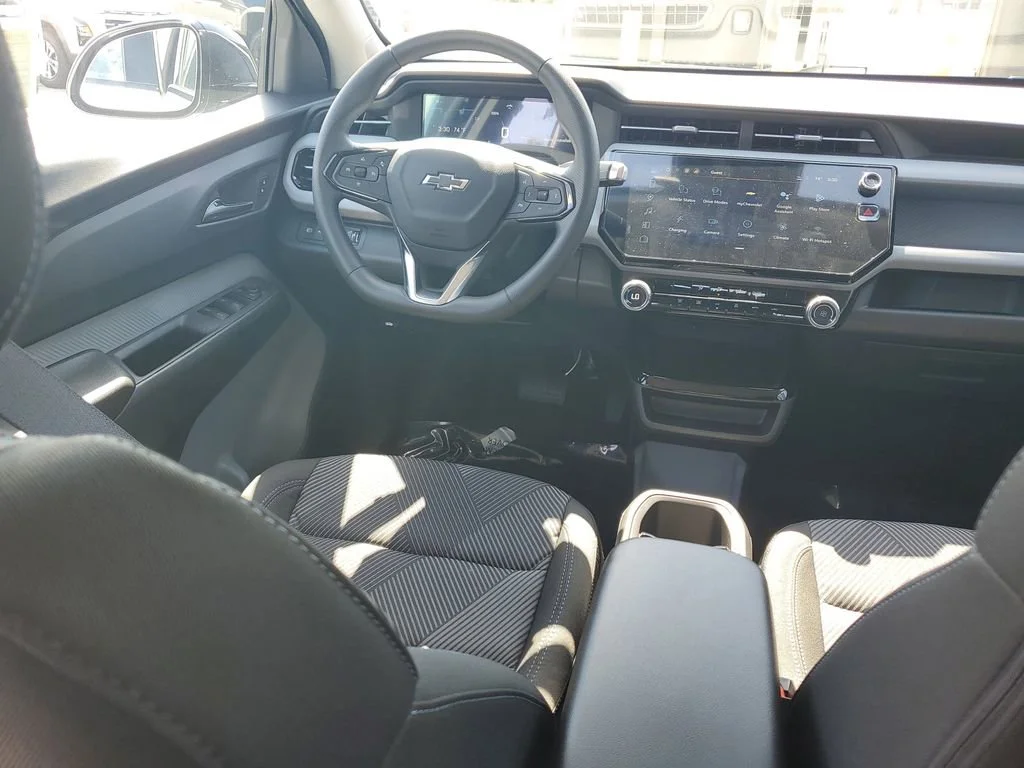 2027 Chevrolet Bolt LT - Photo 11