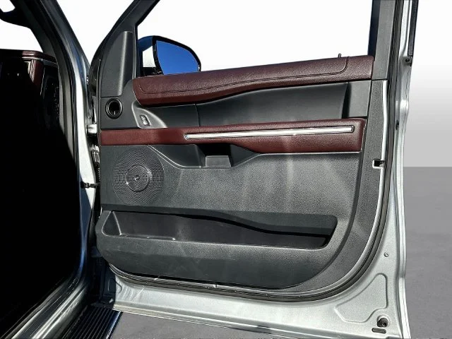 Used 2023 Silver Ford Limited image 32